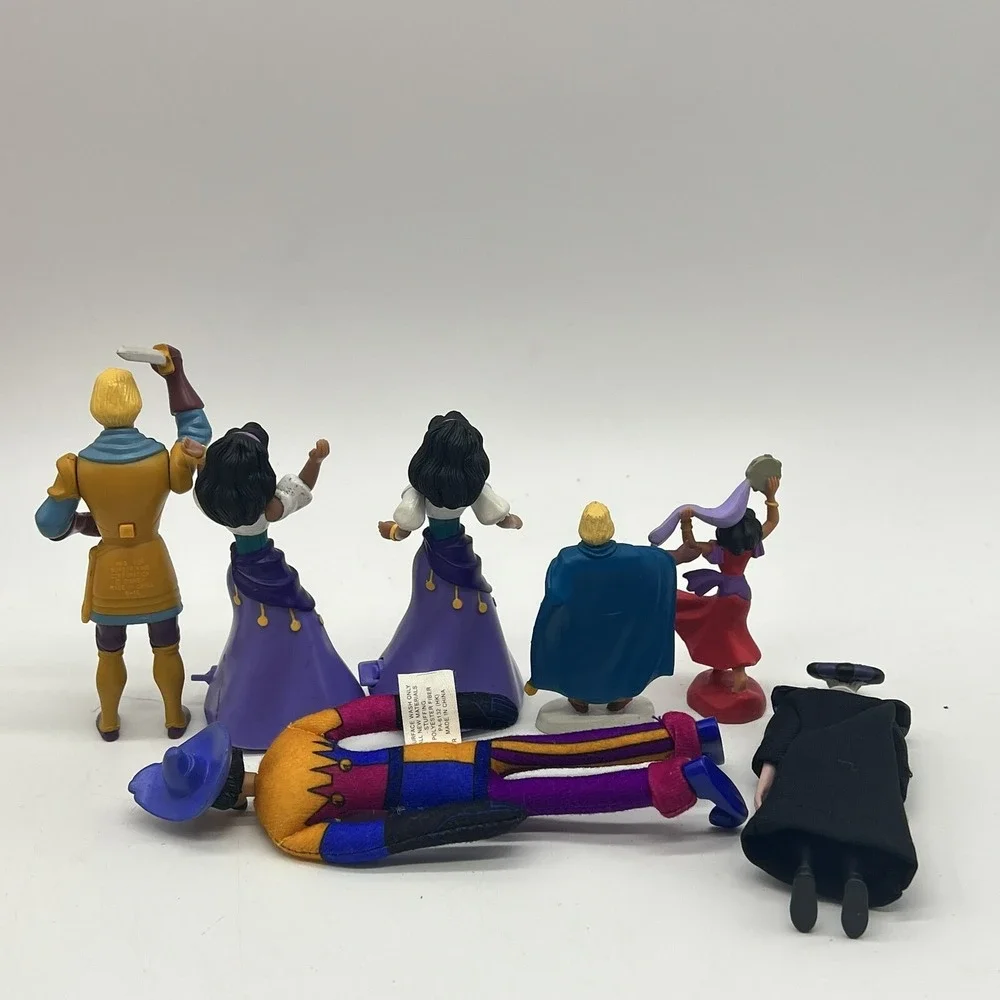Disney Hunchback of Notre Dame Toy Lot Of‎ 7 Figures Cake Toopers